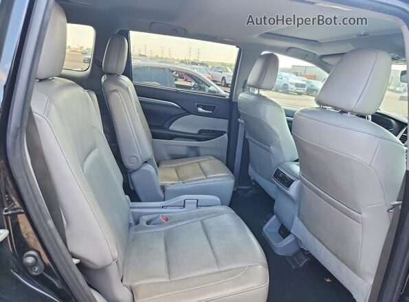 5TDDGRFH0HS026136 2017 TOYOTA HIGHLANDER Black Вид задніх сидінь