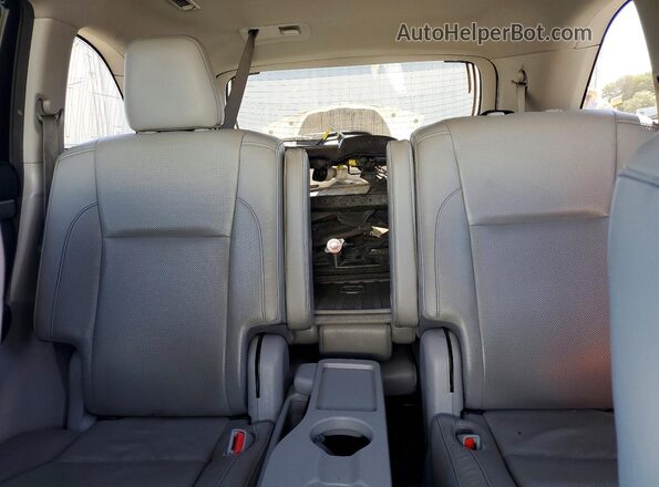 5TDDGRFH2HS023366 2017 TOYOTA HIGHLANDER White უკანა სავარძლების ხედი