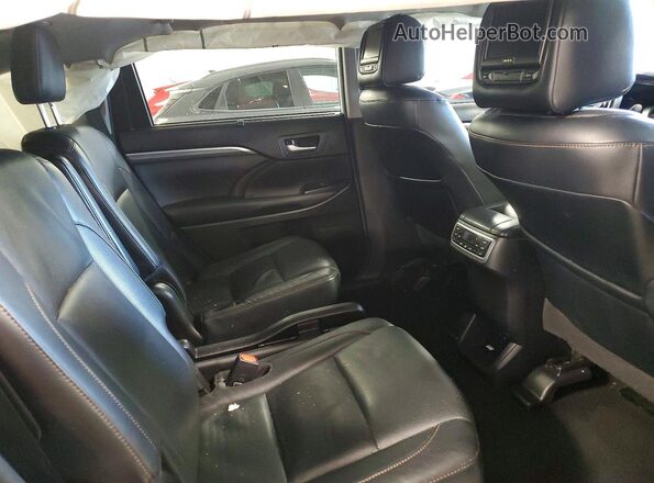 5TDDGRFH7JS042744 2018 TOYOTA HIGHLANDER Белый Вид задней части салона