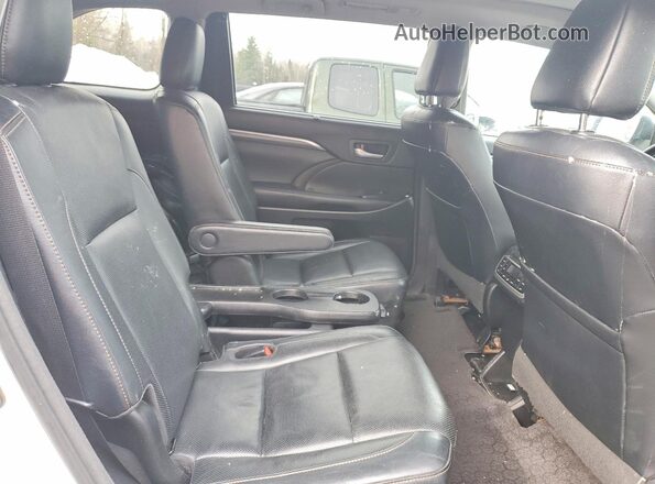 5TDDGRFHXJS044908 2018 TOYOTA HIGHLANDER White Вид задньої частини салону
