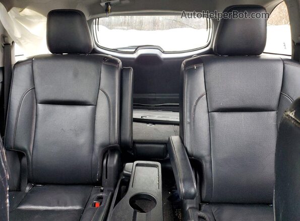 5TDDGRFHXJS044908 2018 TOYOTA HIGHLANDER White Вид задніх сидінь