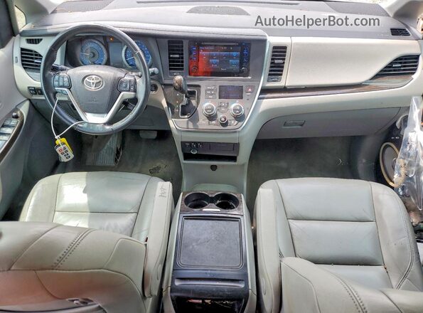 5TDDK3DC0GS139568 2016 TOYOTA SIENNA Черный Вид панели приборов
