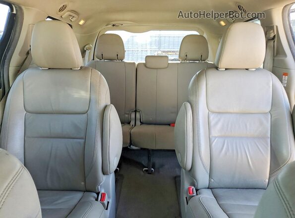 5TDDK3DC8GS131010 2016 TOYOTA SIENNA White Вид задніх сидінь