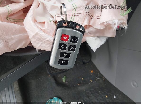 5TDDK3DC8GS135297 2016 TOYOTA SIENNA Silver Vista del salpicadero