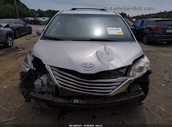 5TDDK3DC8GS135297 2016 TOYOTA SIENNA Silver Vista interior trasera