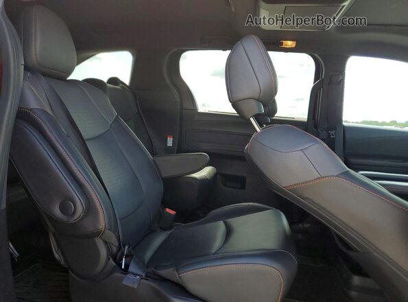5TDDRKEC1MS034845 2021 TOYOTA SIENNA Red უკანა სალონის ხედი