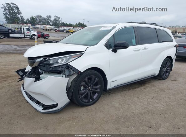 5TDDRKEC2MS068244 2021 TOYOTA SIENNA White Front left