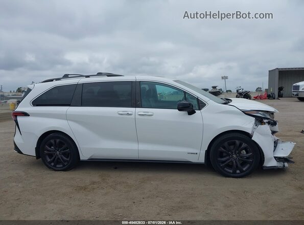 5TDDRKEC2MS068244 2021 TOYOTA SIENNA White Rear interior view