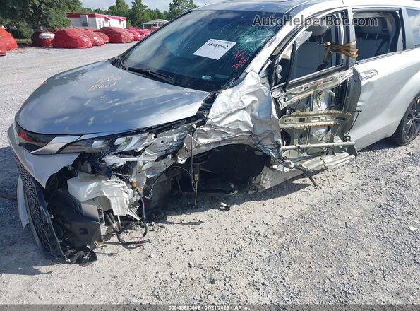 5TDDRKEC6PS146254 2023 TOYOTA SIENNA Серебряный Вид спереди