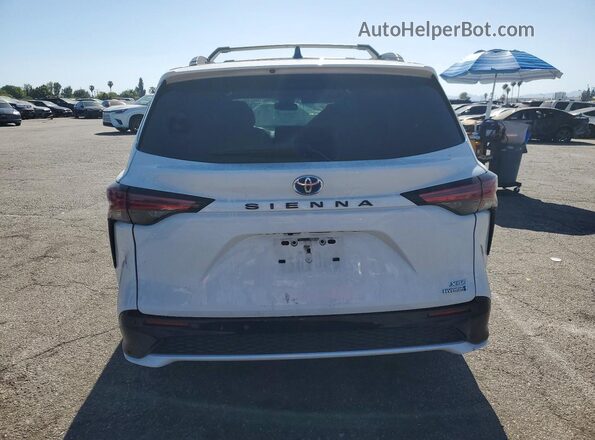5TDDRKEC7NS105063 2022 TOYOTA SIENNA White Widok z tyłu