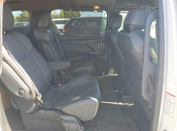 5TDDRKEC7NS105063 2022 TOYOTA SIENNA White Widok wnętrza z tyłu