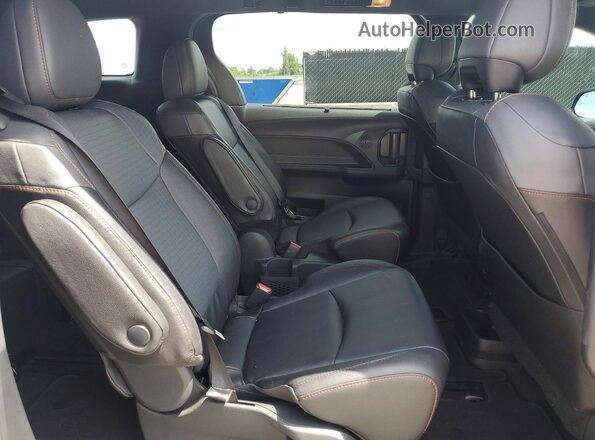 5TDDRKECXRS204322 2024 TOYOTA SIENNA Blue Rear interior view