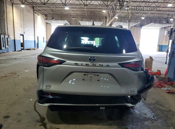5TDDSKFC0PS093313 2023 TOYOTA SIENNA Silver Rear view