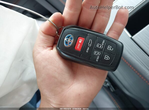 5TDDSKFC1PS097533 2023 TOYOTA SIENNA Красный Вид панели приборов