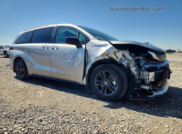 5TDDSKFC3RS146332 2024 TOYOTA SIENNA Silver Przód prawy