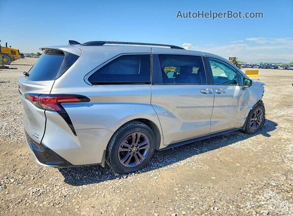 5TDDSKFC3RS146332 2024 TOYOTA SIENNA Silver Tył prawy