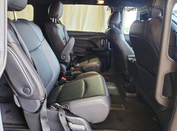 5TDDSKFC3SS169261 2025 TOYOTA SIENNA Gray Rear interior view
