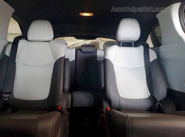 5TDDSKFC7MS007247 2021 TOYOTA SIENNA Silver უკანა სავარძლების ხედი