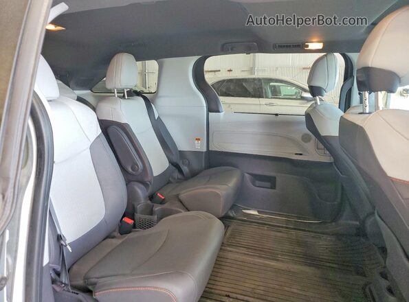 5TDDSKFC7MS007247 2021 TOYOTA SIENNA Silver უკანა სალონის ხედი