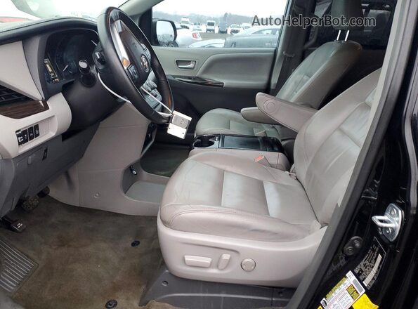 5TDDZ3DC0HS159591 2017 TOYOTA SIENNA Black Front interior view