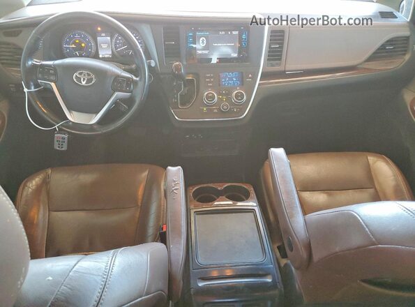 5TDDZ3DC0HS160904 2017 TOYOTA SIENNA Black Առջևի վահանակի տեսք