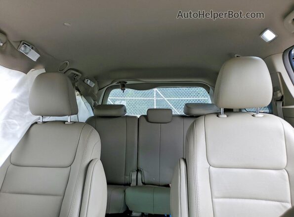5TDDZ3DC0HS183177 2017 TOYOTA SIENNA Teal Rear seats view