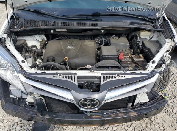 5TDDZ3DC0JS194749 2018 TOYOTA SIENNA White Widok komory silnika