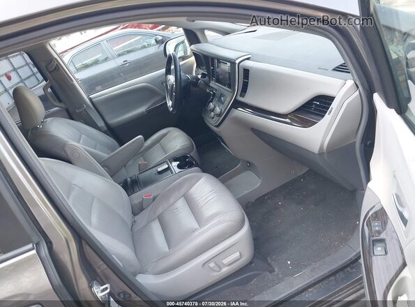 5TDDZ3DC1HS163584 2017 TOYOTA SIENNA Gray Front interior view