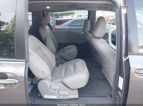 5TDDZ3DC1HS163584 2017 TOYOTA SIENNA Gray VIN sticker view