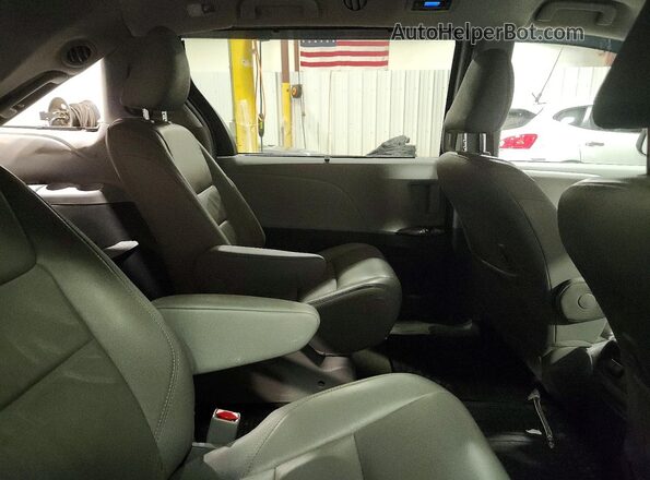 5TDDZ3DC1JS194968 2018 TOYOTA SIENNA White Սալոնի հետևի տեսք