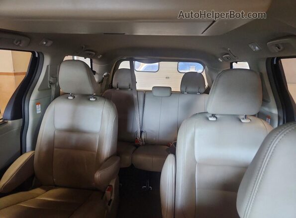 5TDDZ3DC2KS222228 2019 TOYOTA SIENNA White Հետևի նստատեղերի տեսք