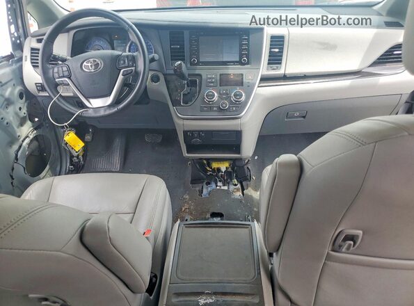 5TDDZ3DC2LS233862 2020 TOYOTA SIENNA Silver Widok deski rozdzielczej