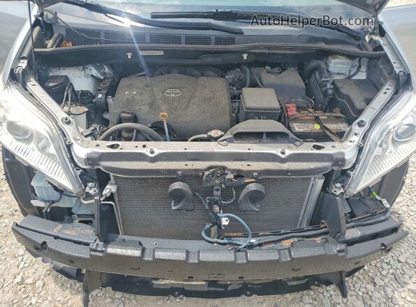 5TDDZ3DC2LS233862 2020 TOYOTA SIENNA Silver Widok komory silnika