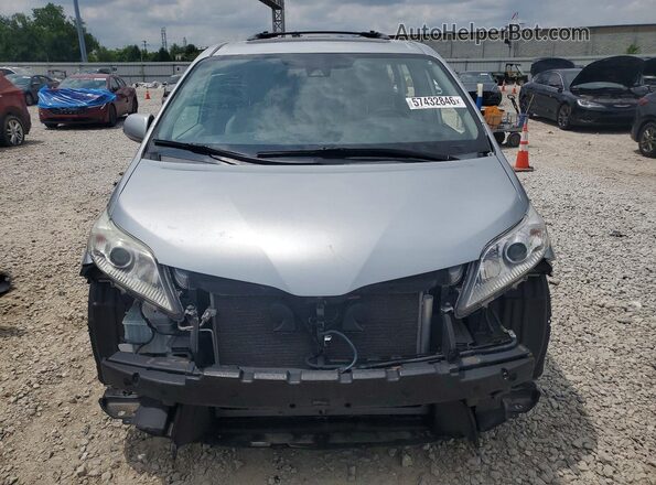5TDDZ3DC2LS233862 2020 TOYOTA SIENNA Silver Widok z przodu