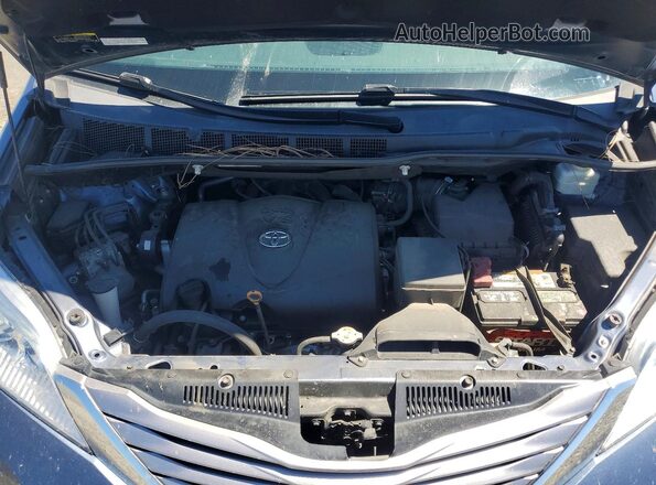 5TDDZ3DC3HS160721 2017 TOYOTA SIENNA Blue ძრავის განყოფილების ხედი