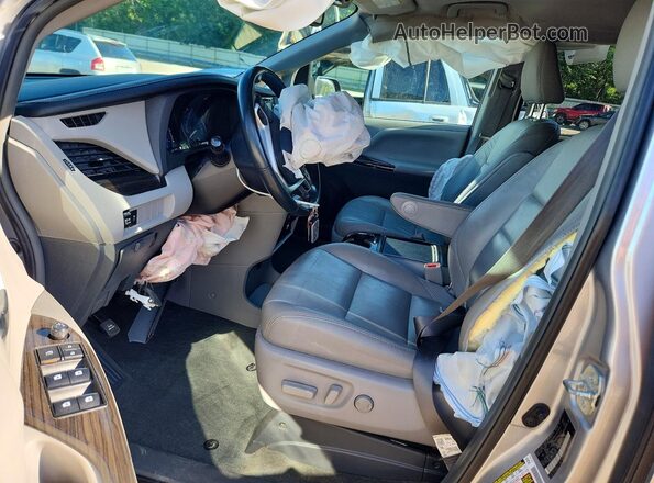 5TDDZ3DC3JS199816 2018 TOYOTA SIENNA Silver Widok wnętrza z przodu