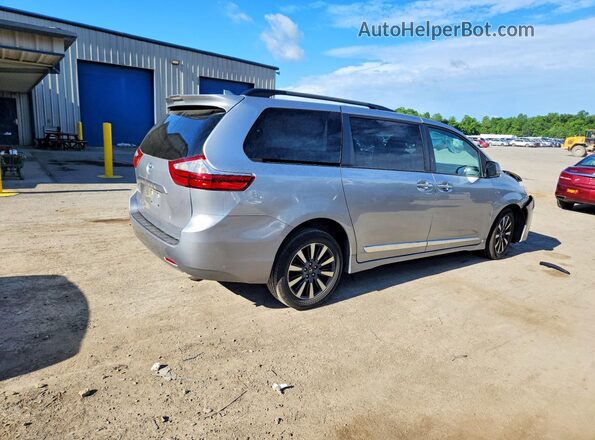 5TDDZ3DC3JS199816 2018 TOYOTA SIENNA Silver Tył prawy