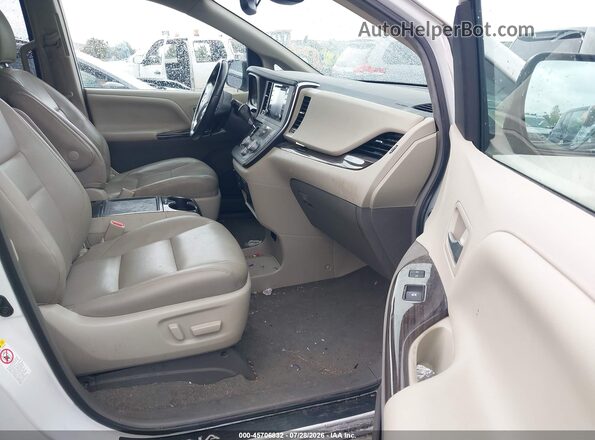 5TDDZ3DC3KS224635 2019 TOYOTA SIENNA Белый Вид салона спереди
