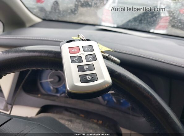 5TDDZ3DC3KS224635 2019 TOYOTA SIENNA Белый Вид панели приборов