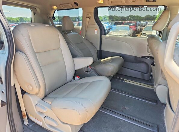 5TDDZ3DC3LS238360 2020 TOYOTA SIENNA White Vista interior trasera