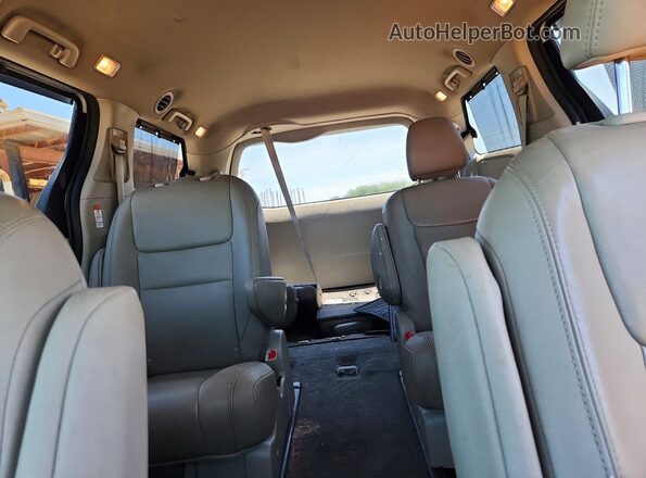 5TDDZ3DC3LS238360 2020 TOYOTA SIENNA White Vista de los asientos traseros