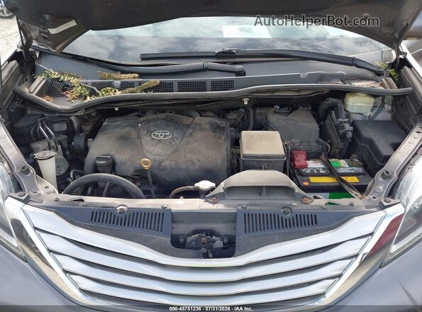 5TDDZ3DC4HS171937 2017 TOYOTA SIENNA Gray უკანა ხედი