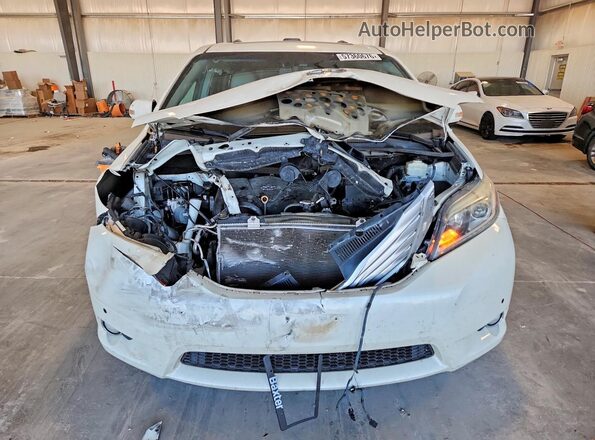 5TDDZ3DC5HS156489 2017 TOYOTA SIENNA White Widok z przodu