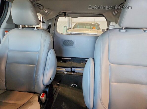 5TDDZ3DC5HS156489 2017 TOYOTA SIENNA White Widok tylnych siedzeń