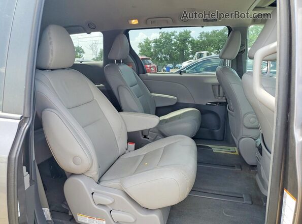 5TDDZ3DC5JS199686 2018 TOYOTA SIENNA Gray Սալոնի հետևի տեսք