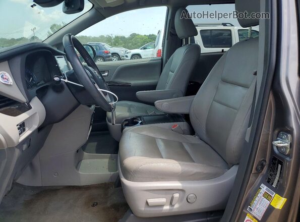 5TDDZ3DC5JS199686 2018 TOYOTA SIENNA Gray Սալոնի դիմացի տեսք