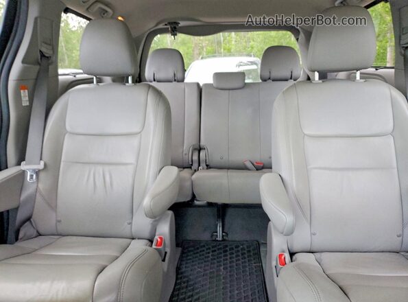 5TDDZ3DC5LS228722 2020 TOYOTA SIENNA Black Widok tylnych siedzeń