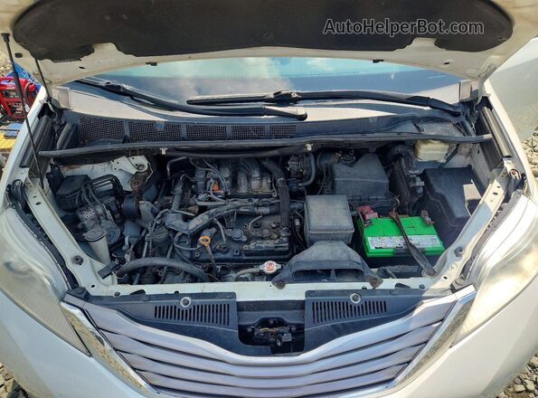 5TDDZ3DC7HS176730 2017 TOYOTA SIENNA White Widok komory silnika