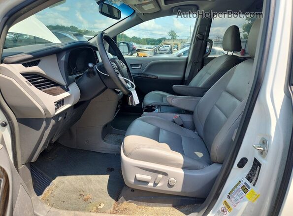 5TDDZ3DC7HS176730 2017 TOYOTA SIENNA White Widok wnętrza z przodu