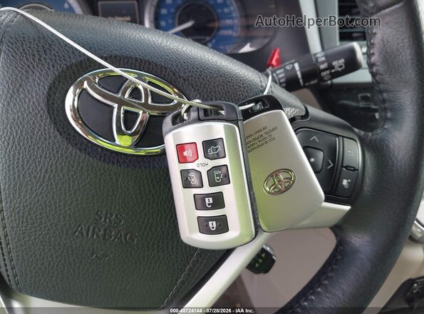 5TDDZ3DC9HS161064 2017 TOYOTA SIENNA Red Dashboard view